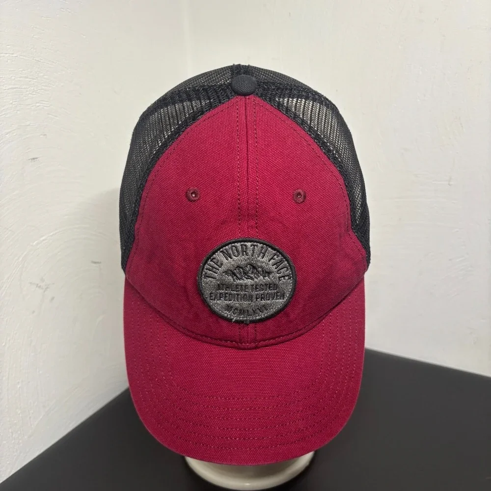 The North Face Snapback Trucker Hat Red One‎ Size Adjustable Mesh Back 6 Panel
